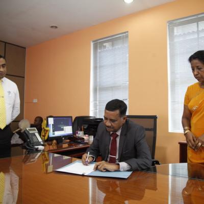 New Secretary to the Ministry of Mass Media ceremonially assumes duties in his office
